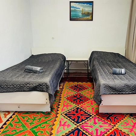 Guesthouse Greathome Karakol Exterior foto