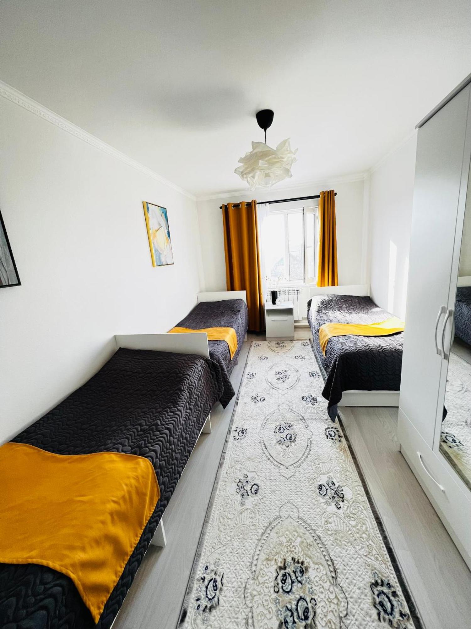 Guesthouse Greathome Karakol Exterior foto