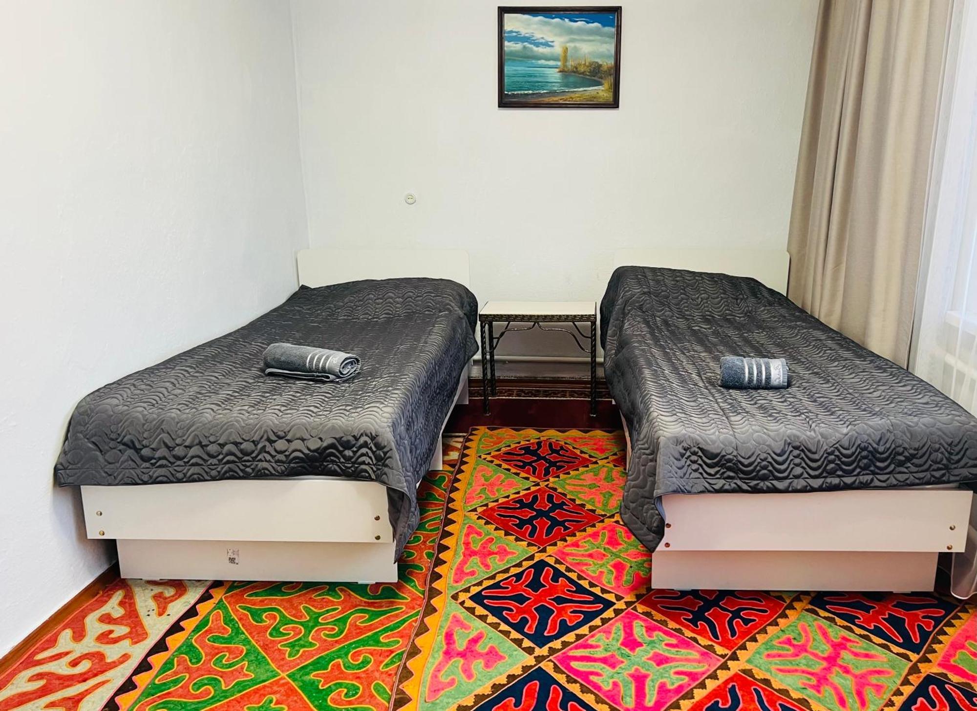 Guesthouse Greathome Karakol Exterior foto